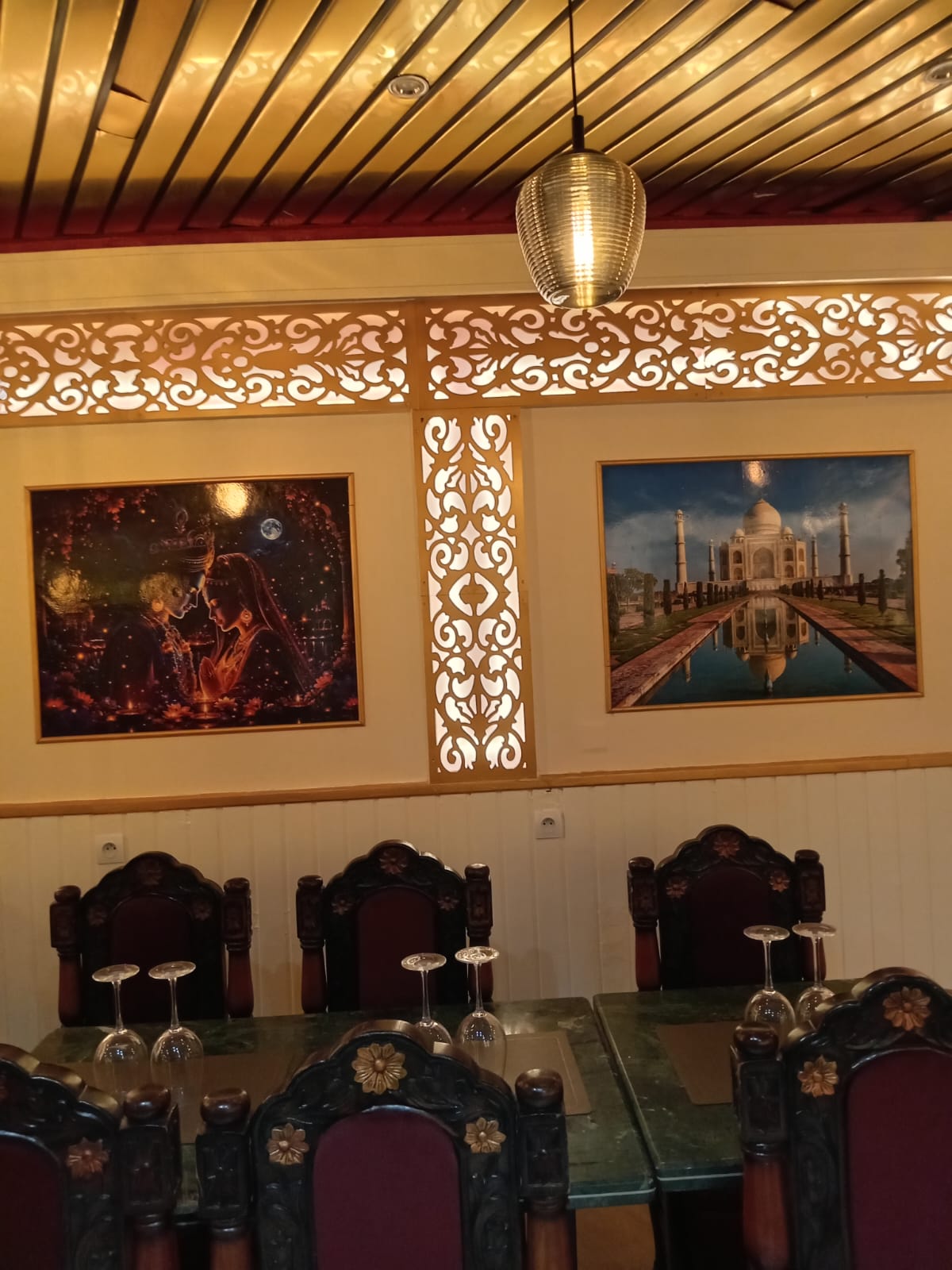 Mur décoratif avec Taj Mahal et scène romantique